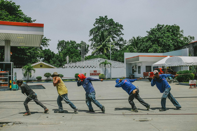 Masyarakat hanya mendapatkan dampak kecil dari adanya subsidi. https://images.pexels.com/photos/942540/pexels-photo-942540.jpeg?auto=compress&cs=tinysrgb&w=1260&h=750&dpr=1
