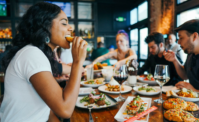 Cireng enak di bandung. Foto hanya ilustrasi, bukan tempat sebenarnya. Sumber: Unsplash/Alex Haney