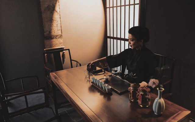 Ilustrasi tradisi minum teh di china. Sumber: Teddy Yang/pexels.com