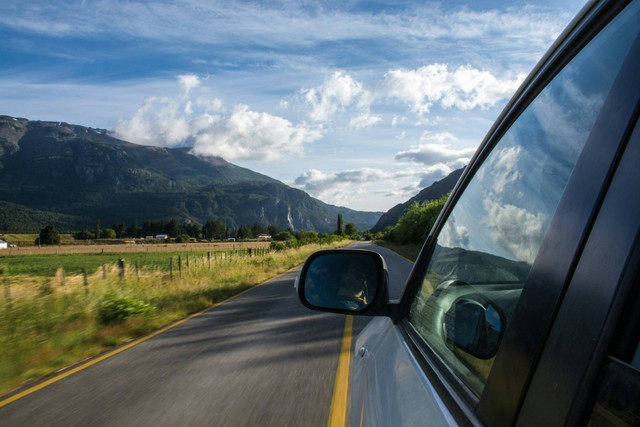 biaya road trip Jakarta Bali. Foto hanya ilustrasi, bukan tempat sebenarnya. Sumber: Unsplash/caleb whiting