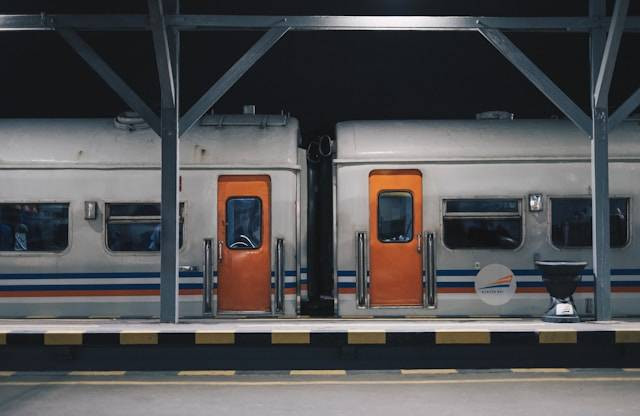 Oleh-oleh di Stasiun Lempuyangan. Sumber: Unsplash/Handy Wicaksono