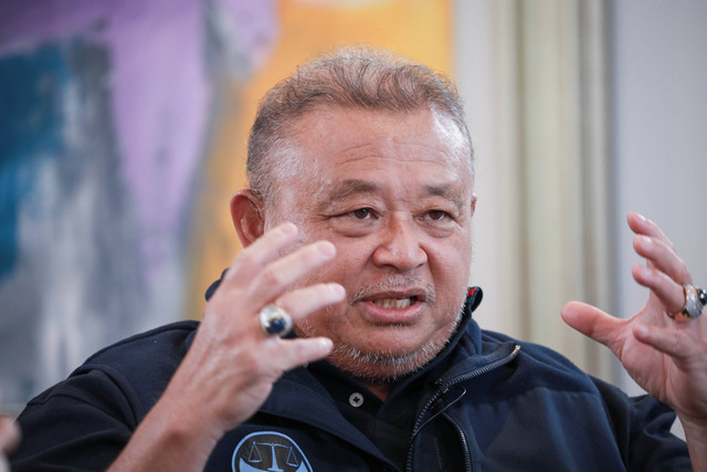 Sekjen Partai NasDem Hermawi Taslim menjawab pertanyaan saat menjadi narsum program A1 di Jakarta, Rabu (20/3/2024).  Foto: Aditia Noviansyah/kumparan