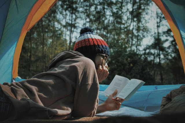 Ilustrasi Rekomendasi Buku Fiksi Terbaik. Sumber: Unsplash.com/Lê Tân