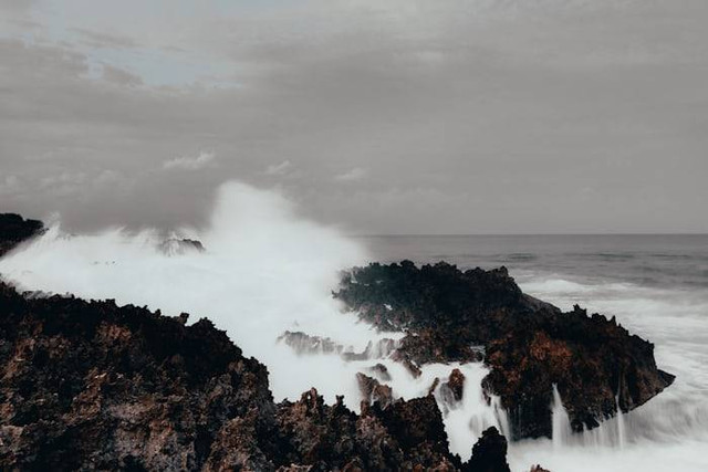 Pantai di Nusa Dua (Foto hanya ilustrasi, bukan tempat sebenarnya) Sumber: unsplash.com/ Marco Tjokro