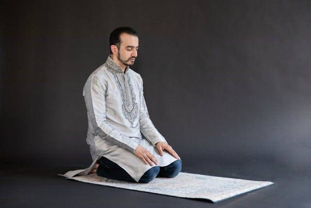 Ilustrasi niat Sholat Tahiyatul Masjid. Sumber: Pexels/RDNE Stock Project