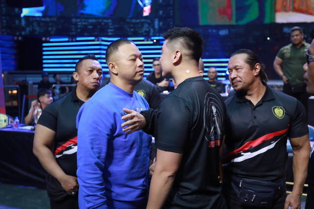 Konferensi pers menjelang pertandingan tinju Holywings Sport Show (HSS) Series 5 di The H Club, SCBD, Jakarta, Kamis (21/3/2024). Foto: Jamal Ramadhan/kumparan