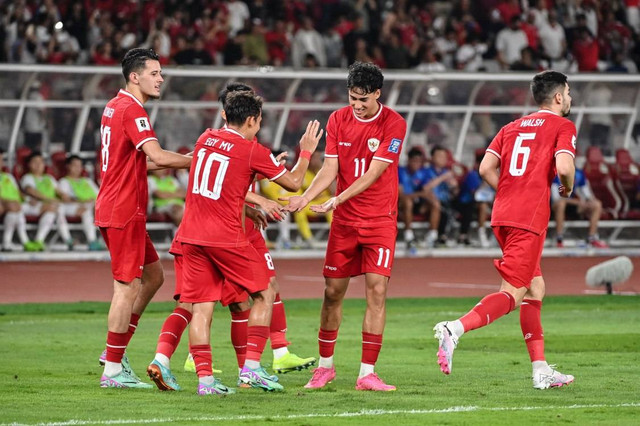 Pemain Timnas Indonesia melakukan selebrasi usai mendapatkan skor dari Vietnam pada pertandingan lanjutan Grup F Kualifikasi Piala Dunia 2026 zona Asia di Stadion Utama Gelora Bung Karno, Jakarta, Kamis (21/3/2024).  Foto: Hafidz Mubarak A/ANTARA FOTO