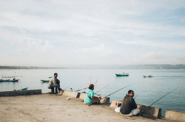 Ilustrasi pengaruh cuaca terhadap hasil memancing, sumber foto: Elina Sazonova by pexels.com