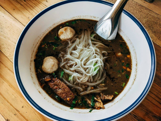 Bakso terkenal di Tebet. Foto hanya ilustrasi, bukan yang sebenarnya. Sumber: Pexels/Markus Winkler