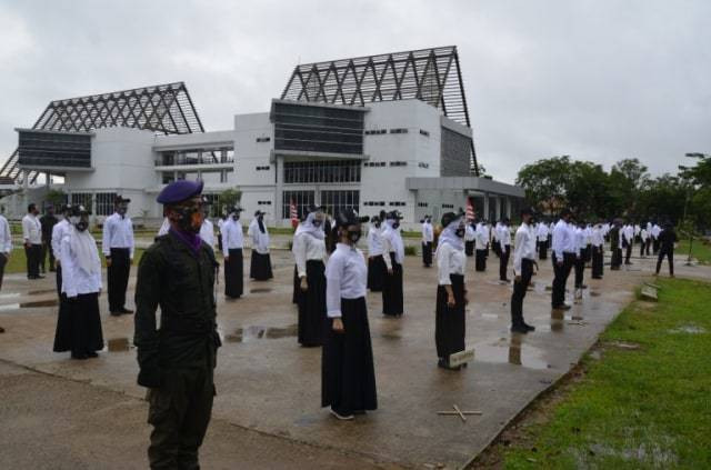 Upacara pembukaan PKKMB di Halaman Rektorat Untan Pontianak beberapa waktu lalu. Foto: Dok. Istimewa