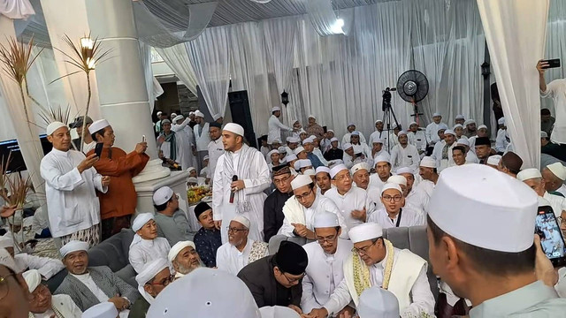 Habib Rizieq melangsungkan pernikahan di kawasan Sentul, Bogor, Jawa Barat, Sabtu (23/3). Foto: Dok. Istimewa