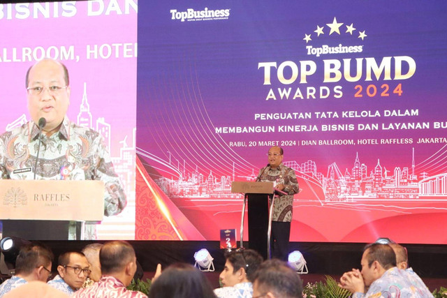 Plh Dirjen Bina Keuda Kemendagri Horas Maurits Panjaitan menyampaikan sambutan pada Acara Puncak Penghargaan Top BUMD Awards 2024 yang berlangsung di Dian Ballroom, Hotel Raffles, Kuningan, Jakarta Selatan, Rabu (20/3/2024). Foto: Dok. Istimewa