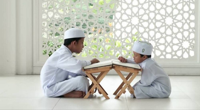 Ilustrasi Hukum Syukuran Khatam Al Qur'an. Sumber Unsplash/Mishary Alafasy
