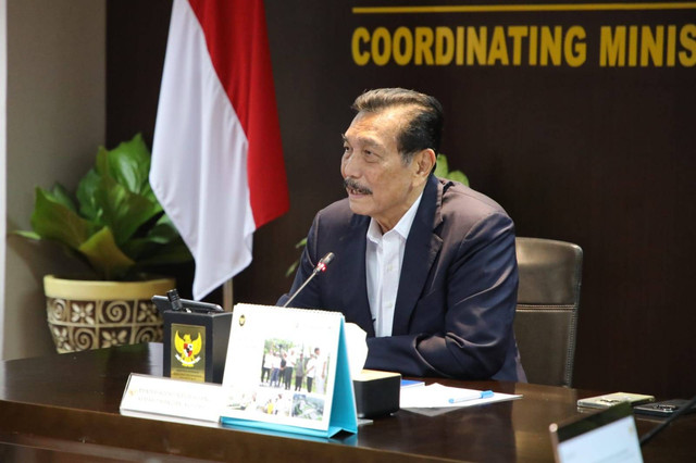 Menteri Koordinator Bidang Kemaritiman dan Investasi Luhut Binsar Pandjaitan memimpin rapat Koordinasi Pembayaran Rafaksi Minyak Goreng, Senin (25/3/2024). Foto: Dok. Kemenko Marves