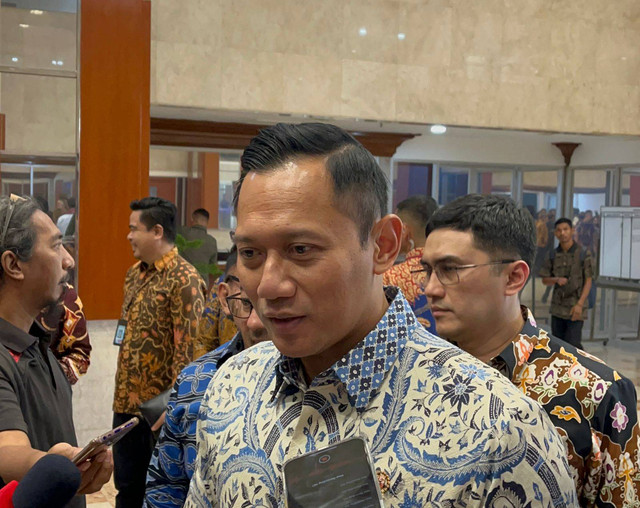 Menteri ATR/BPN Agus Harimurti Yudhoyono di Gedung DPR RI Senin (25/3/2024). Foto: Haya Syahira/kumparan