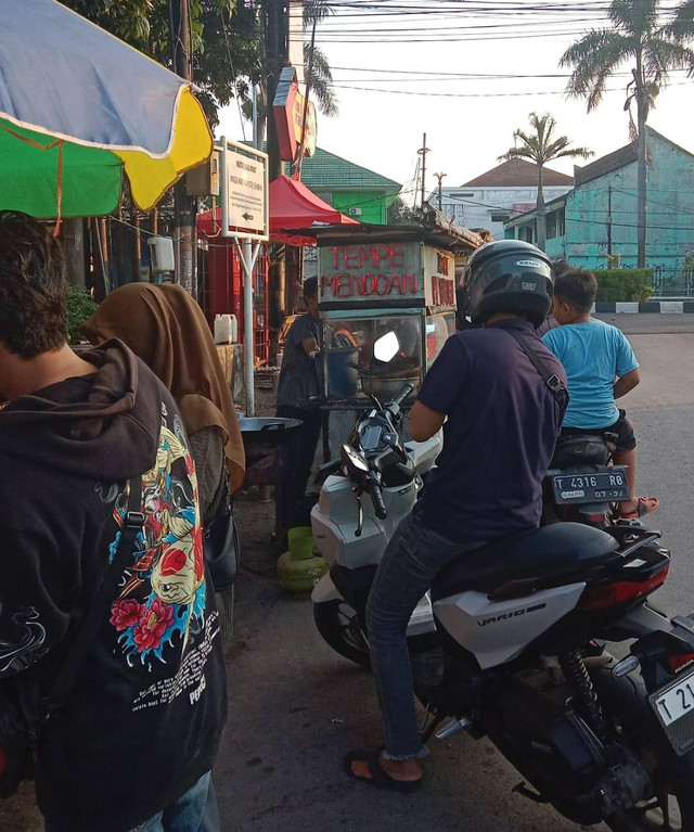 Foto mengantre Takjil (Sumber: Dok. Pribadi)