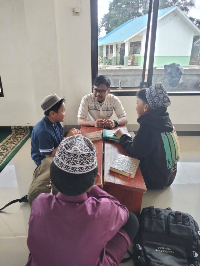 Foto Mengaji Bersama saat Gelar Acara Bahagia Bersama Al-Qur'an | 25/03/2024 | By Novrianto W