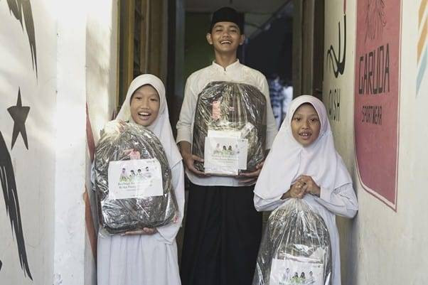 Pada Selasa (19/3/2024), YOU Beauty–perusahaan kosmetik lokal, bersama Dompet Dhuafa mengajak 50 anak yatim dan dhuafa, beserta 25 perempuan tangguh untuk berbuka bersama sembari bersilaturahmi. Para perempuan tangguh tersebut terdiri dari orang tua dan pencari nafkah tunggal serta orang tua lanjut usia (lansia).