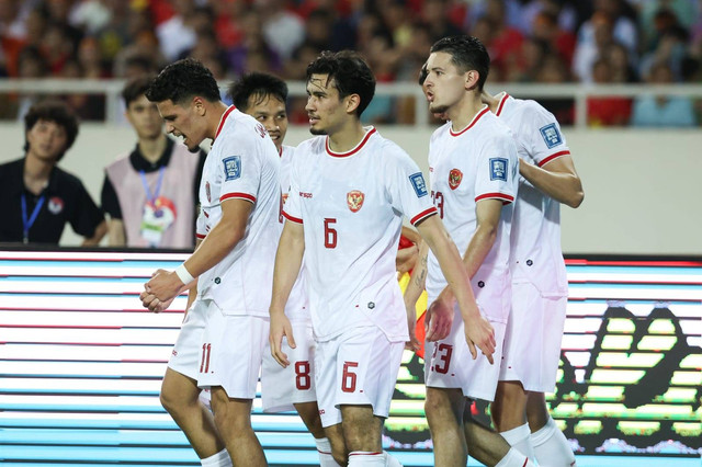 Selebrasi Timnas Indonesia usai jebol gawang Vietnam di Stadion Nasional My Dinh, Hanoi, Vietnam, Selasa (26/3/2024). Foto: Dok. PSSI