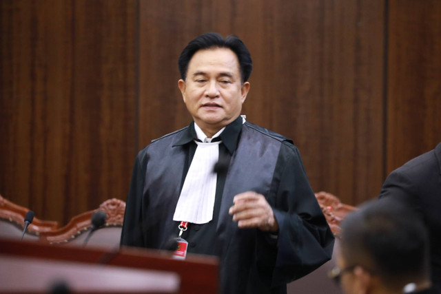 Ketua Tim Pembela Prabowo-Gibran Yusril Ihza Mahendra mengikuti sidang perdana perselisihan hasil Pemilu (PHPU) atau Pilpres 2024 di Gedung Mahkamah Konstitusi, Jakarta, Rabu (27/3/2024). Foto: Aditia Noviansyah/kumparan