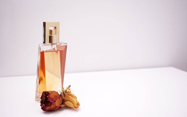 Ilustrasi tanda parfum kadaluwarsa. Sumber: Dids/pexels.com