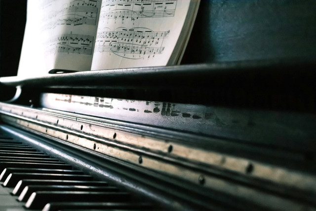 Ilustrasi: Sejarah Hari Piano Sedunia. Sumber: Steve Johnson/Pexels.com