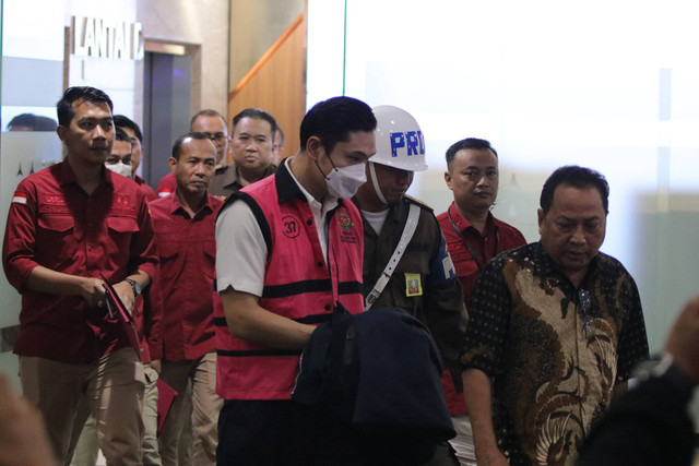 Kejagung menetapkan Harvey Moeis sebagai tersangka kasus korupsi tata niaga komoditas timah di wilayah IUP PT Timah tahun 2015-2023, Rabu (27/3/2024). Foto: Dok. Kejagung