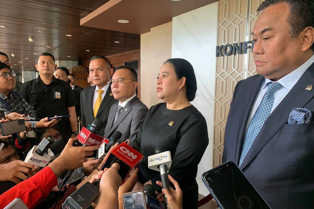 Ketua DPR Puan Maharani didampingi para wakil tanggapi hak angket hingga revisi UU MD3 , Kamis (28/3/2024). Foto: Paulina Herasmaranindar/kumparan