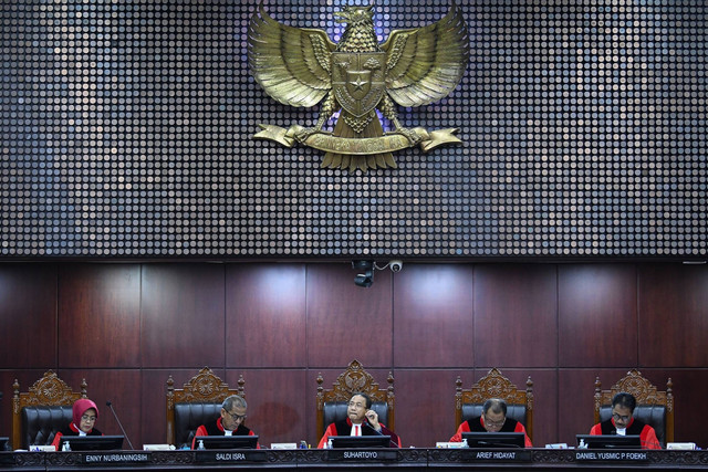 Ketua Mahkamah Konstitusi (MK) Suhartoyo (tengah) memimpin sidang lanjutan sengketa hasil Pemilihan Presiden (Pilpres) 2024 di Mahkamah Konstitusi (MK), Jakarta, Kamis (28/3/2024). Foto: Aditya Pradana Putra/ANTARA FOTO