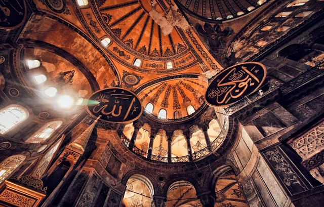 Ilustrasi Asmaul Husna dan Artinya Sumber Unsplash/Abdullah Öğük