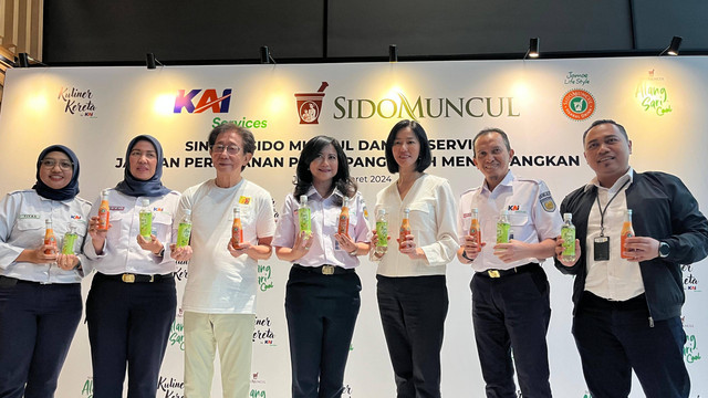 Sido Muncul bekerja sama dengan KAI Services untuk menghadirkan pengalaman yang lebih menyenangkan kepada para penumpang. Foto: Nada Meita / kumparan
