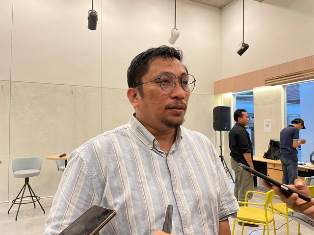 Pakar hukum tata negara Universitas Andalas, Feri Amsari, saat ditemui usai diskusi bertajuk 'Dalil Kecurangan Pemohon PHPU Pilpres 2024 di MK: Mungkinkah Dibuktikan?', di Rumah Belajar ICW, Jakarta Selatan, Jumat (29/3). Foto: Fadhil Pramudya/kumparan