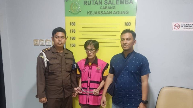 Kejagung menetapkan RD sebagai tersangka dalam kasus dugaan korupsi importasi gula PT SMIP. Foto: Dok. Kejagung