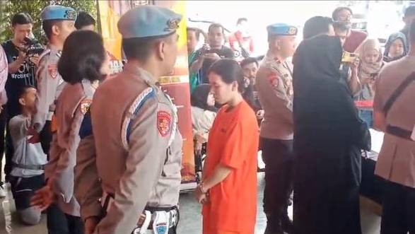 IPS, pelaku penganiaya anak Aghnia Punjabi. Foto: Dok. Mili.id