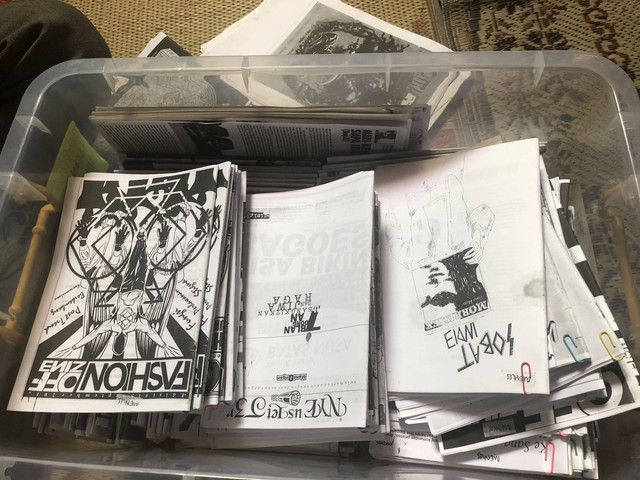 Gambar Koleksi Zine di Indonesia Visual Art Archive (IVAA)