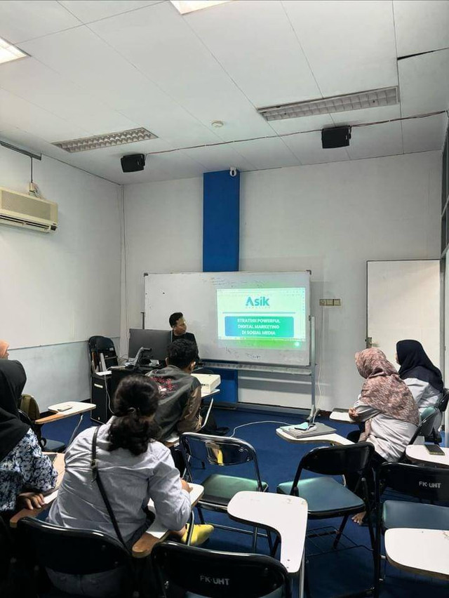 Owner Asik Creative Kolaborasi dengan Universitas Hang Tuah Surabaya