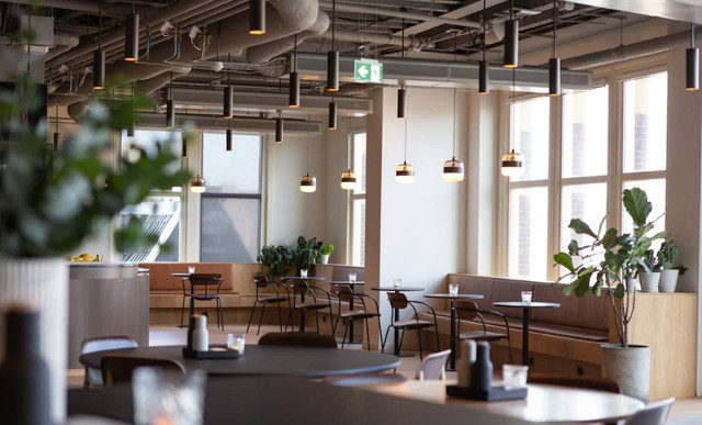 Tempat makan sekitar Kiara Artha Park. Foto hanyalah ilustrasi bukan tempat sebenarnya. Sumber: Unsplash/getrodeo