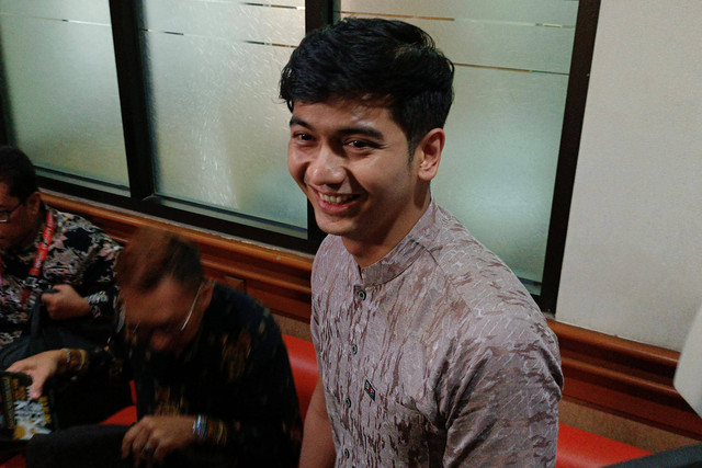 Teuku Ryan Tiba di Pengadilan Agama Jakarta Selatan, Senin (1/4/2024) Foto: Aprilandika Pratama/kumparan