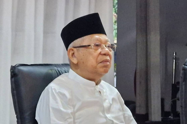 Wakil Presiden Ma'ruf Amin saat buka puasa bersama jajaran staf Sekretariat Wakil Presiden. Foto: Nadia Riso/kumparan