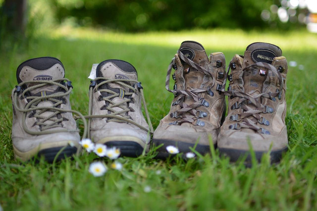 Ilustrasi ciri ciri sepatu hiking. Sumber: pixabay