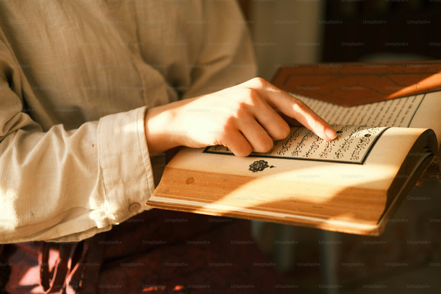 Bacaan Tawasul Ziarah Kubur. Unsplash+/Nina Zeynep Güler 