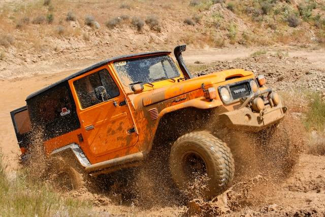 Wisata Offroad di Bali. Foto hanya ilustrasi bukan tempat sebenarnya. Sumber foto: Unsplash.com/alireza naseri