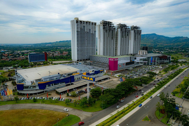 AEON Mall. Foto hanya ilustrasi, bukan tempat sebenarnya. Sumber: Unsplash/Ammar Andiko