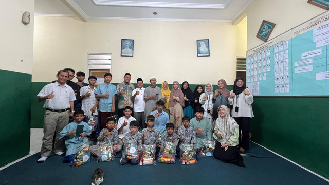 Bulan Penuh Berkah: IHATEC Group Sumbangkan Rp35.450.000 untuk Panti Asuhan Darussholihin, Mewarnai Ramadan dengan Cinta dan Kebaikan