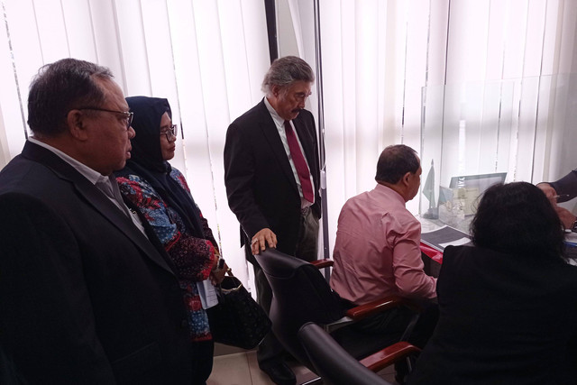 Tim Hukum PDIP mendaftarkan gugatan terhadap KPU terkait kecurangan Pemilu 2024 ke PTUN Jakarta, Selasa (2/4). Foto: Dok. Istimewa