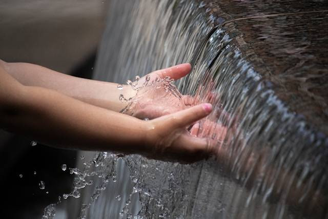 Ilustrasi Niat Mandi Idul Fitri. Foto: dok. Unsplash/Tony Mucci