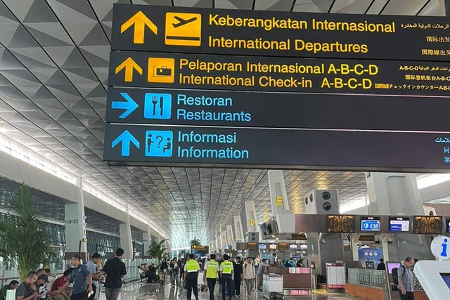 Pemudik mulai padati Terminal 3 Domestik Bandara Internasional Soekarno Hatta, Cengkareng, Rabu (3/4) Foto: Rini Friastuti/kumparan