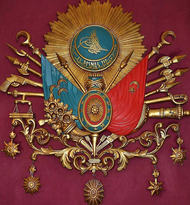 Lambang kekaisaran Turki Utsmani. https://pixabay.com/id/photos/bersejarah-sejarah-military-museum-271784/