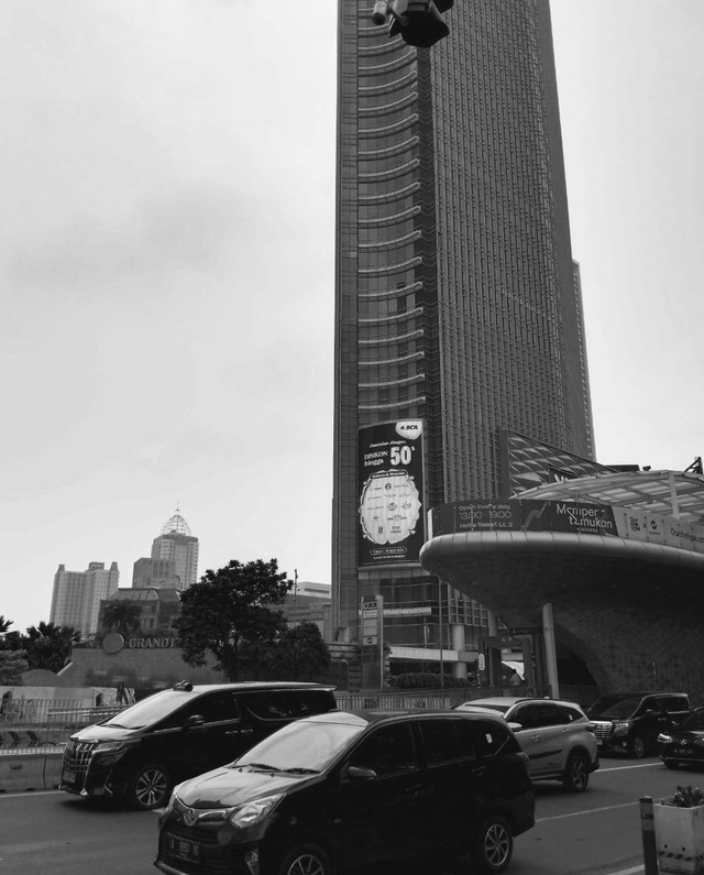 "Ilustrasi Puisi Sajak Kota"