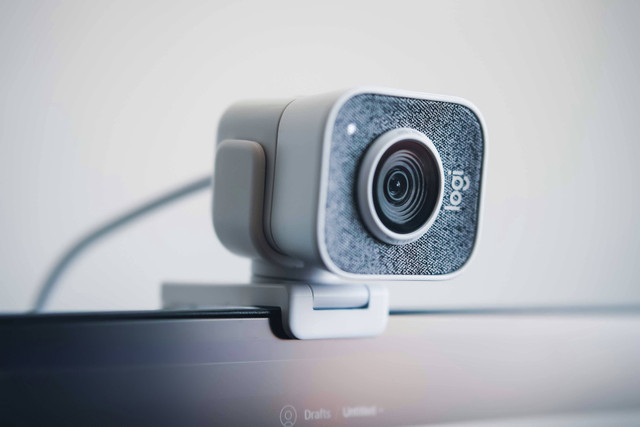 Ilustrasi webcam terbaik 2024. Foto: Unsplash.com